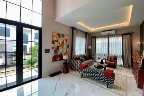 Casa de 4 dormitorios en Bangkok, Tailandia № 173171 - foto 16