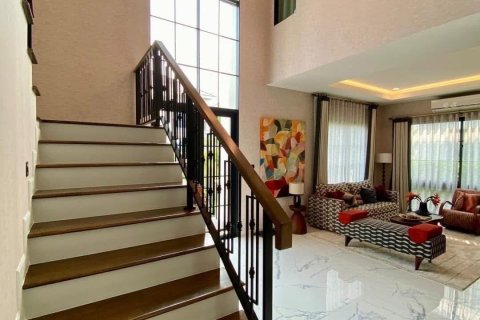 Casa de 4 dormitorios en Bangkok, Tailandia № 173171 - foto 17
