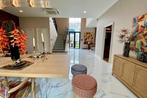 Casa de 4 dormitorios en Bangkok, Tailandia № 173171 - foto 20
