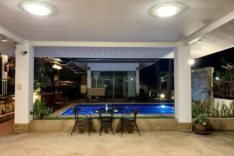 Chalet de 3 dormitorios en Hua Hin, Tailandia № 157829 - foto 4