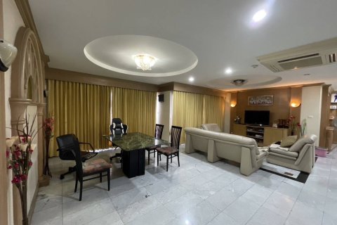 Condominio de 3 dormitorios en Bangkok, Tailandia № 157745 - foto 27