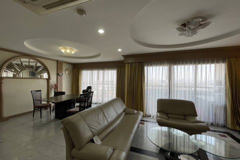 Condominio de 3 dormitorios en Bangkok, Tailandia № 157745 - foto 25