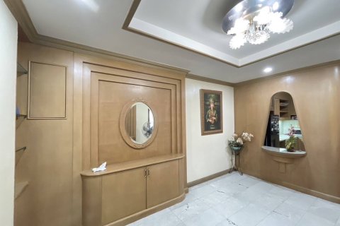 Condominio de 3 dormitorios en Bangkok, Tailandia № 157745 - foto 28