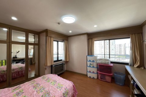 Condominio de 3 dormitorios en Bangkok, Tailandia № 157745 - foto 20