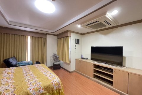 Condominio de 3 dormitorios en Bangkok, Tailandia № 157745 - foto 12