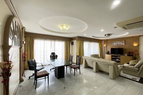 Condominio de 3 dormitorios en Bangkok, Tailandia № 157745 - foto 24