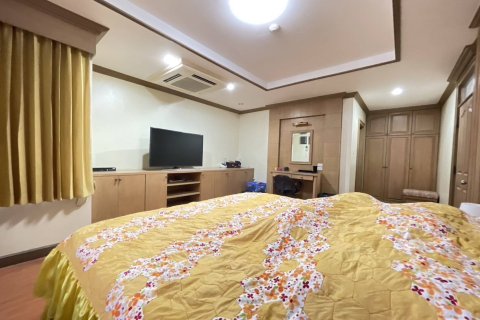 Condominio de 3 dormitorios en Bangkok, Tailandia № 157745 - foto 14