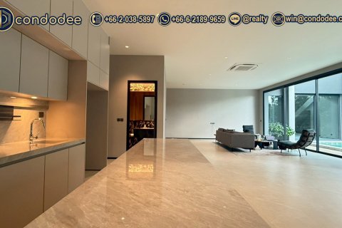 Casa de 5 dormitorios en Bangkok, Tailandia № 149679 - foto 12
