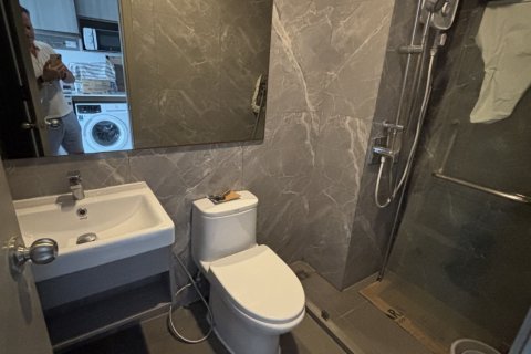 Estudio en el condominio en Watthana, Bangkok, Tailandia № 137508 - foto 6