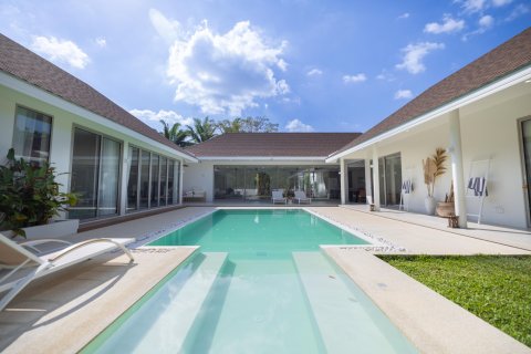 Casa de 5 dormitorios en Phuket, Tailandia № 164075 - foto 28