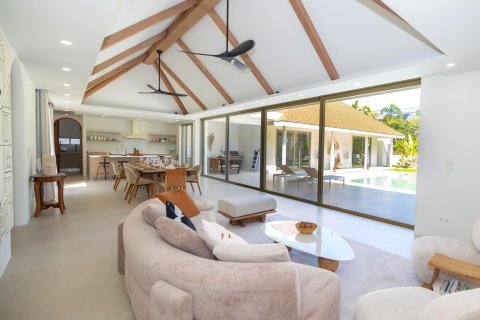 Casa de 5 dormitorios en Phuket, Tailandia № 164075 - foto 2