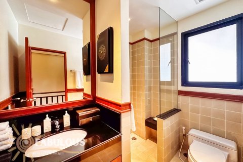 Chalet de 3 dormitorios en Bang Tao, Tailandia № 179388 - foto 5
