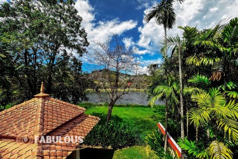 Chalet de 3 dormitorios en Bang Tao, Tailandia № 179388 - foto 8