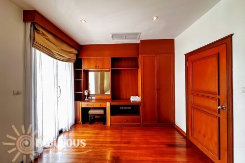 Chalet de 3 dormitorios en Bang Tao, Tailandia № 179388 - foto 15