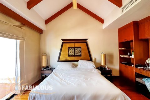 Chalet de 3 dormitorios en Bang Tao, Tailandia № 179388 - foto 3