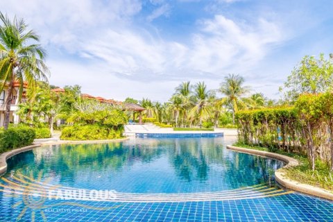 Chalet de 3 dormitorios en Bang Tao, Tailandia № 179388 - foto 11
