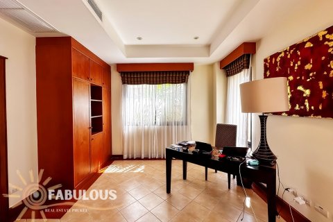 Chalet de 3 dormitorios en Bang Tao, Tailandia № 179388 - foto 4