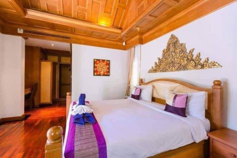Chalet de 4 dormitorios en Kathu, Tailandia № 135153 - foto 9