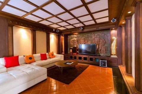 Chalet de 4 dormitorios en Kathu, Tailandia № 135153 - foto 3