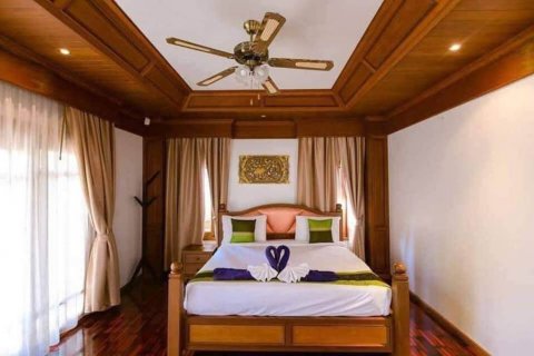 Chalet de 4 dormitorios en Kathu, Tailandia № 135153 - foto 6
