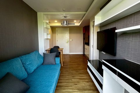 Apartamento de 2 habitaciones en Pattaya, Tailandia № 205819 - foto 2