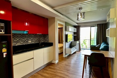 Apartamento de 2 habitaciones en Pattaya, Tailandia № 205819 - foto 3