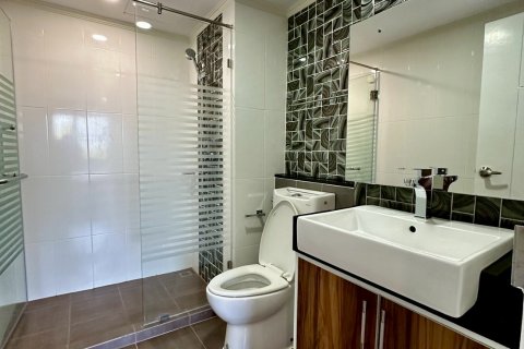 Apartamento de 2 habitaciones en Pattaya, Tailandia № 205819 - foto 12