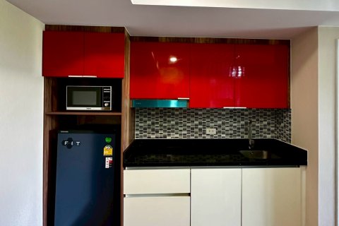 Apartamento de 2 habitaciones en Pattaya, Tailandia № 205819 - foto 4