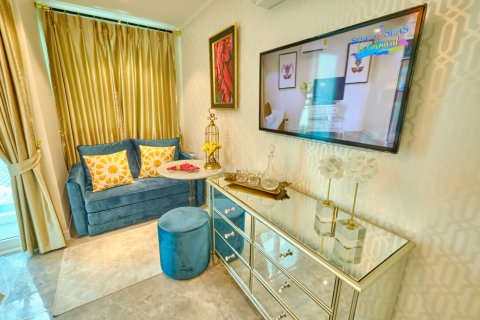 Apartamento de 2 habitaciones en Pattaya, Tailandia № 205818 - foto 2