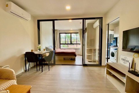 Apartamento de 2 habitaciones en Pattaya, Tailandia № 205816 - foto 2