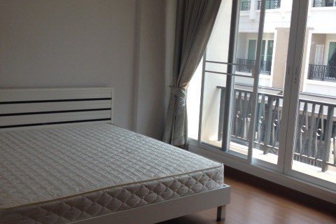Adosado de 3 dormitorios en Sathon, Bangkok, Tailandia № 144039 - foto 4