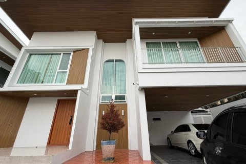 Casa de 5 dormitorios en Thawi Watthana, Bangkok, Tailandia № 170899