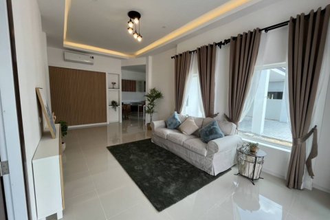 Casa de 3 dormitorios en Pattaya, Tailandia № 134681