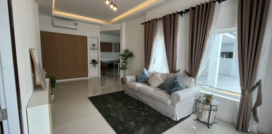 Casa de 3 dormitorios en Pattaya, Tailandia № 134681