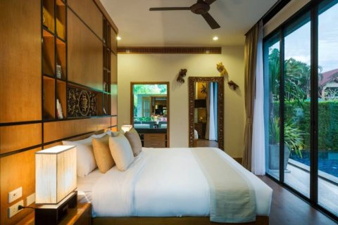 Chalet de 3 dormitorios en Phuket, Tailandia № 134676 - foto 4