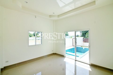Casa de 3 dormitorios en Pattaya, Tailandia № 209927 - foto 3