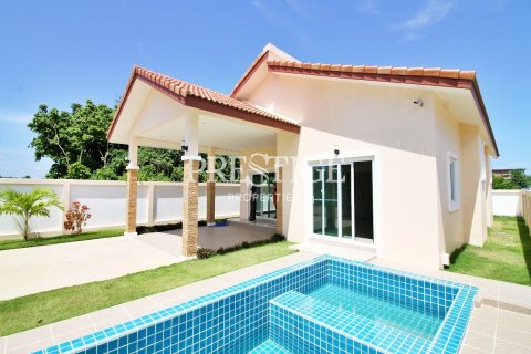 Casa de 3 dormitorios en Pattaya, Tailandia № 209927 - foto 10