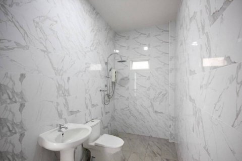Chalet de 4 dormitorios en Hua Hin, Tailandia № 116370 - foto 4