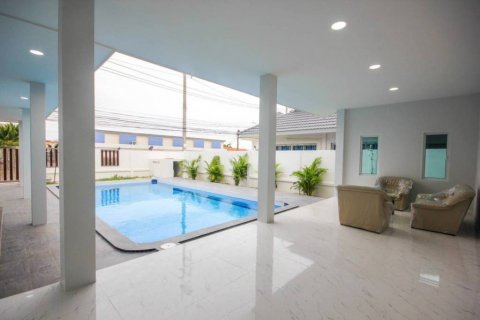 Chalet de 4 dormitorios en Hua Hin, Tailandia № 116370 - foto 6