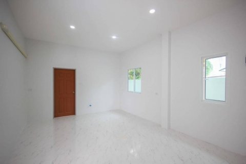 Chalet de 4 dormitorios en Hua Hin, Tailandia № 116370 - foto 3
