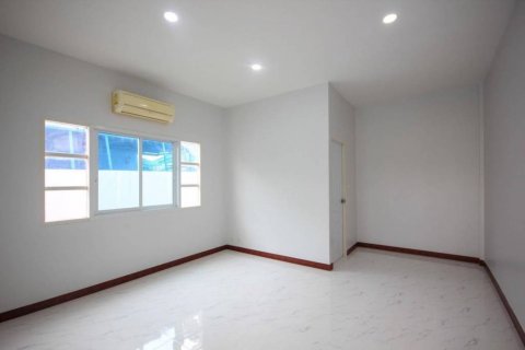 Chalet de 4 dormitorios en Hua Hin, Tailandia № 116370 - foto 2