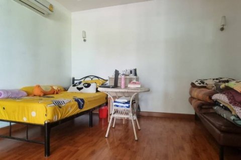 Casa de 3 dormitorios en Pattaya, Tailandia № 116369 - foto 9