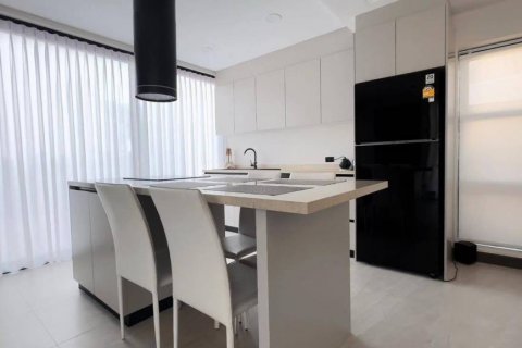 Chalet de 3 dormitorios en Phuket, Tailandia № 116368 - foto 8
