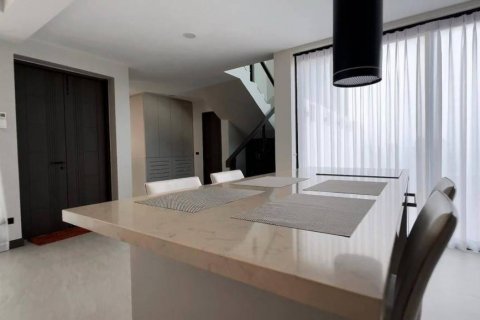 Chalet de 3 dormitorios en Phuket, Tailandia № 116368 - foto 7