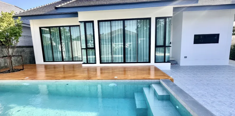 Casa de 4 dormitorios en Pattaya, Tailandia № 155610