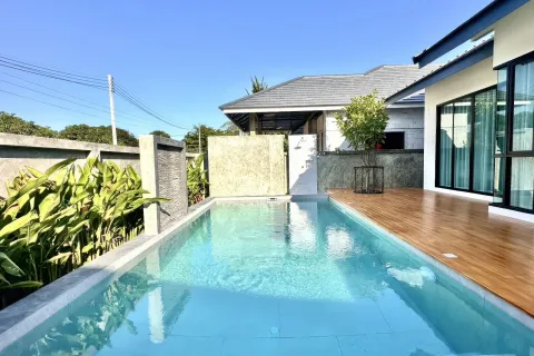 Casa de 4 dormitorios en Pattaya, Tailandia № 155610 - foto 3