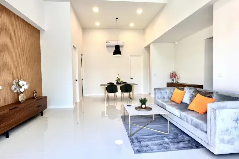 Casa de 4 dormitorios en Pattaya, Tailandia № 155610 - foto 13