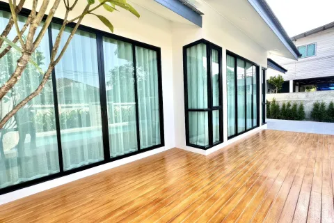 Casa de 4 dormitorios en Pattaya, Tailandia № 155610 - foto 5