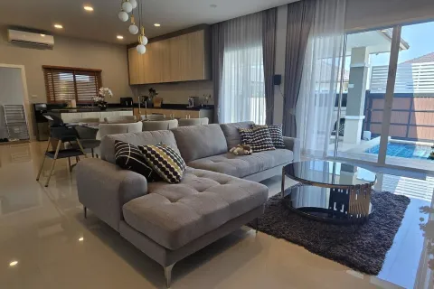 Casa de 3 dormitorios en Pattaya, Tailandia № 155614 - foto 25