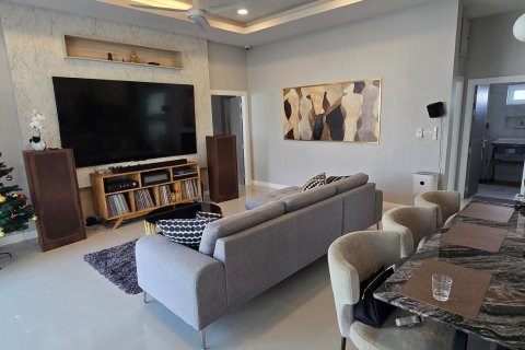 Casa de 3 dormitorios en Pattaya, Tailandia № 155614 - foto 6